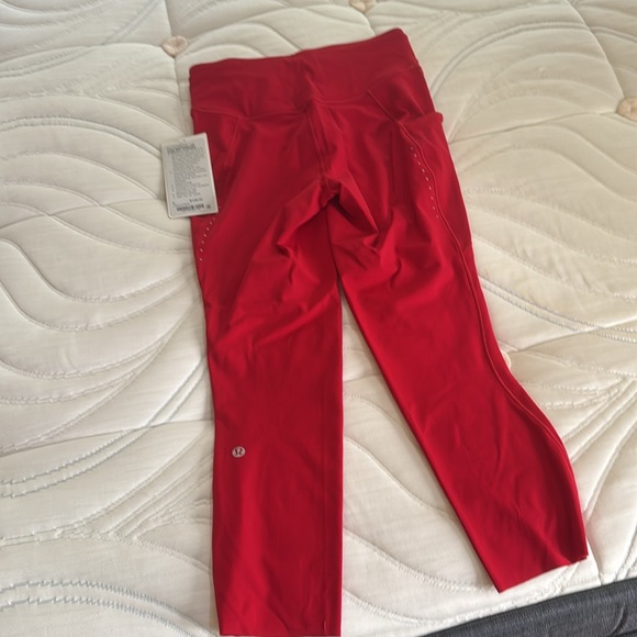 NWT Lululemon Fast and Free HR Crop w/ Pockets - Picture 10 of 12